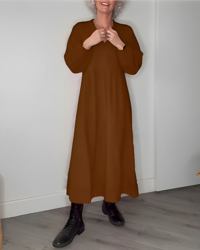 Amanda | Das lange, schlank machende Kleid mit V-Ausschnitt