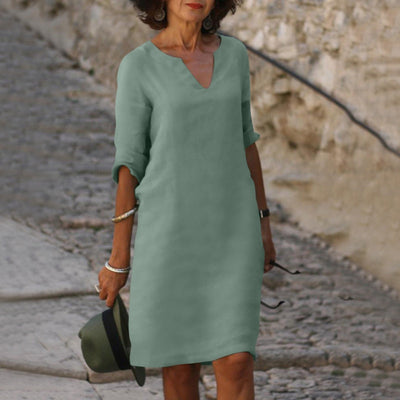 Cassie | Tailliertes Kleid mit V-Ausschnitt